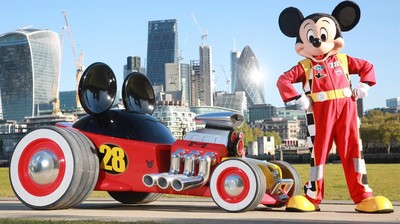 Lucunya Mobil Buat Mickey Mouse