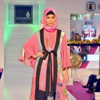 Kabana by Itang Yunasz, Surabaya Indonesia Fest di Kuala Lumpur. Malaysia. [Foto: dok. Itang Yunasz]