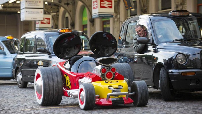 Mobil Lucu Mickey Mouse