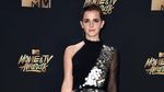 Senyum Semringah Emma Watson di MTV Movie and TV Awards 2017