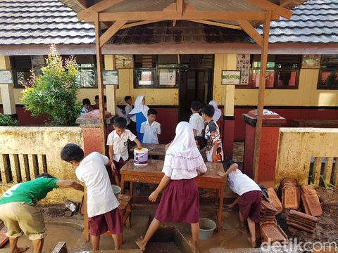 SD di Serang ini Rusak Diterjang Banjir, Ujian Sekolah Tertunda