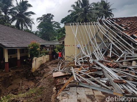 SD di Serang ini Rusak Diterjang Banjir, Ujian Sekolah Tertunda