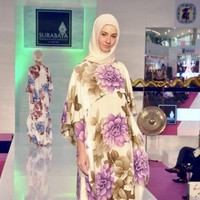 Kabana by Itang Yunasz, Surabaya Indonesia Fest di Kuala Lumpur. Malaysia. [Foto: dok. Itang Yunasz]