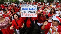 Massa dari Aliansi Masyarakat untuk Kebhinekaan dan Supremasi Hukum berunjuk rasa di depan gedung Mahkamah Agung (MA), Jakarta Pusat.
