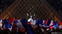 Macron berpidato di hadapan pendukungnya. Christian Hartmann/Reuters.