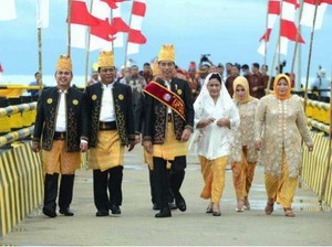 Jokowi Hadir, Pesta Laut Mappanretasi Diserbu Ribuan Pengunjung