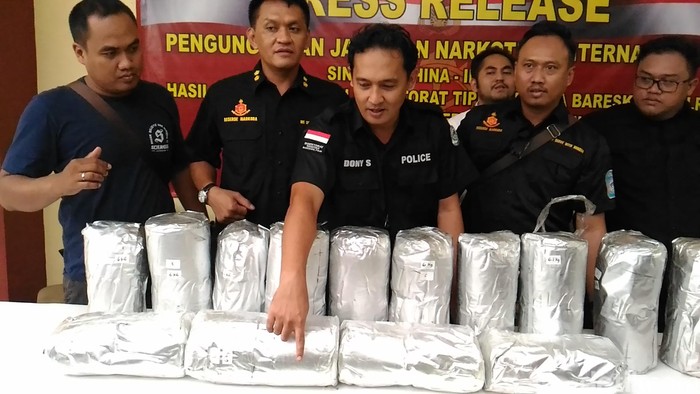 Polri dan Bea-Cukai Gagalkan Penyelundupan 84 Kg Sabu dalam Damper