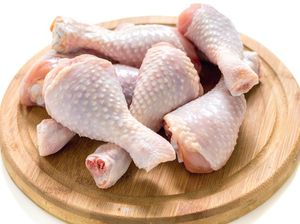 Dilema Saat Makan Ayam, Kulitnya Dibuang atau Dimakan?