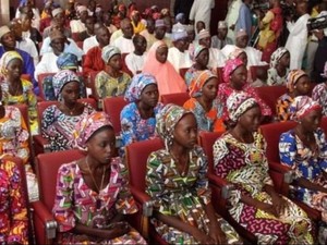 Para Siswi yang Diculik Boko Haram Bertemu Presiden Buhari