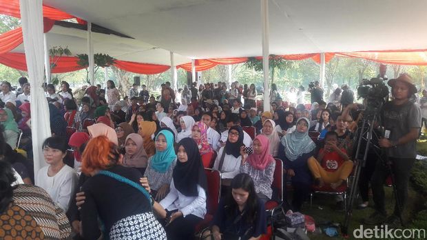 Peringatan tragedi Mei 1998 di TPU Pondok Ranggon / 