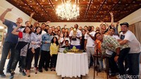 Jika semalam menembakkan konfeti di Britama Arena, hari ini PJ menggelar syukuran di Simprug.