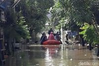 Evakuasi warga korban banjir