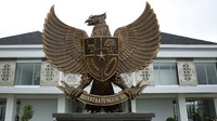 Setiap pengunjung dari Papua Nugini yang masuk ke PLBN akan dihadapkan pada Lambang Negara Republik Indonesia yakni Garuda Pancasila. Dok, Kementerian PUPR.