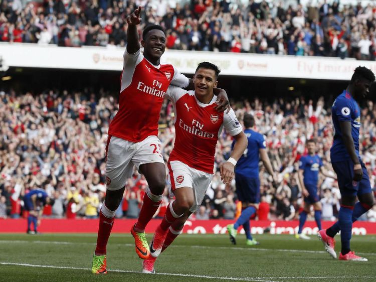 Arsenal Kalahkan MU 2-0 di Emirates Stadium