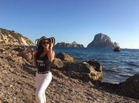 Ariel Tatum di Ibiza, Spanyol (Instagram/arieltatum)