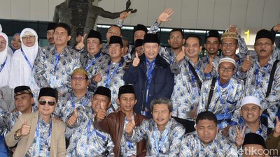 Pengurus PPP Umroh Bersama