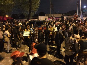 Massa Pro Ahok Bubar dari Cipinang Sambil Nyanyi Indonesia Raya