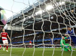 Malam Buruk Brad Guzan: Tiga Kali Kebobolan, Tiga Kali Dikolongi