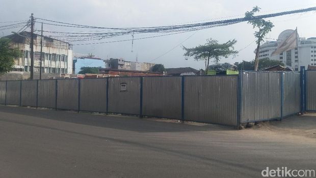 Pembangunan lokasi PKL di Jalan Cengkeh, Kota Tua.