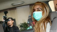 Karena kondisinya mulai membaik, Sheila Marcia pun sudah diizinkan pulang setelah tiga hari dirawat. Pool/Palevi S/detikFoto.