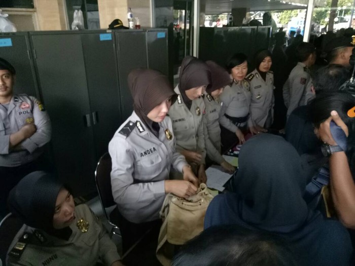 Pengunjung Sidang Vonis Ahok Diperiksa Ketat di Gedung Kementan