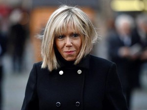 Foto: Istri Presiden Prancis Berusia 64 yang Disebut Barbie Menopause