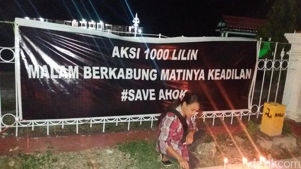 Warga Kupang, NTT gelar aksi lilin dan doa bersama untuk Ahok.