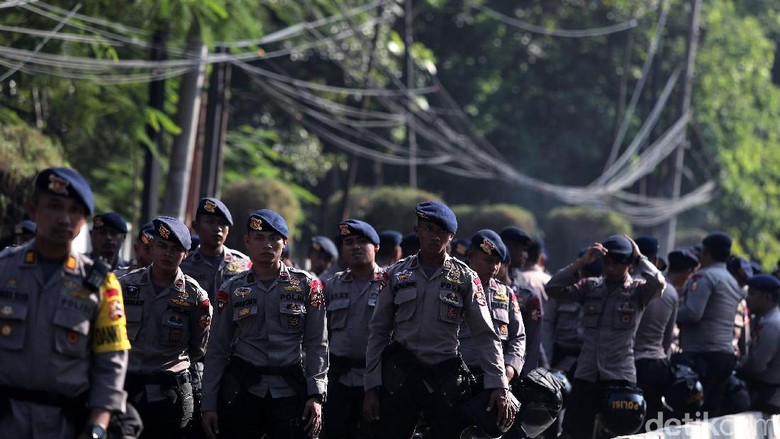 1.000 Polisi Disiapkan Amankan Penetapan Capres di KPU 1.000 Polisi Disiapkan Amankan Penetapan Capres di KPU