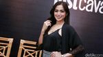 Sexy In Black! Pesona Jessica Iskandar dengan Dress Hitam