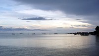 Pantai Pohon Cinta adalah pantai yang jadi ikonnya Kota Pohuwato, Provinsi Gorontalo. Pantai ini punya pemandangan sunset yang menarik (Wahyu/detikTravel)