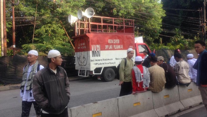 Sidang Vonis Ahok, Massa Kontra Mulai Datangi Kementan