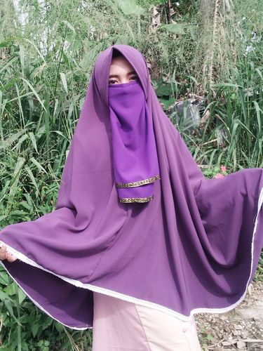 Hijab Bercadar - Gambar Islami