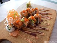 Mencicip Gyoza Bertopping Keju dan Saus Mentai di Kafe Gyoza