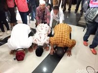 Massa Mengarah ke Cipinang untuk Beri Dukungan ke Ahok