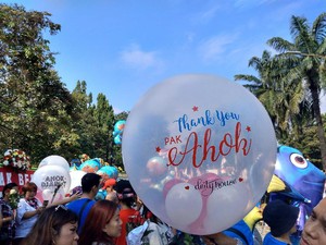 Massa Pro-Ahok Bagikan Buku, Pin hingga Balon di Gedung Kementan
