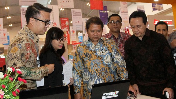 Menkominfo Kunjungi e-Commerce Summit & Expo