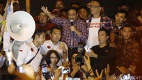 Djarot tiba pukul 21.15 WIB, di depan Rutan Cipinang, Jl Bekasi Timur Raya, Selasa (9/5/2017).
