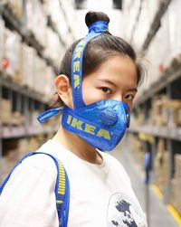 Foto: Kantong Plastik Ikea Disulap Jadi Sepatu Sampai Underwear