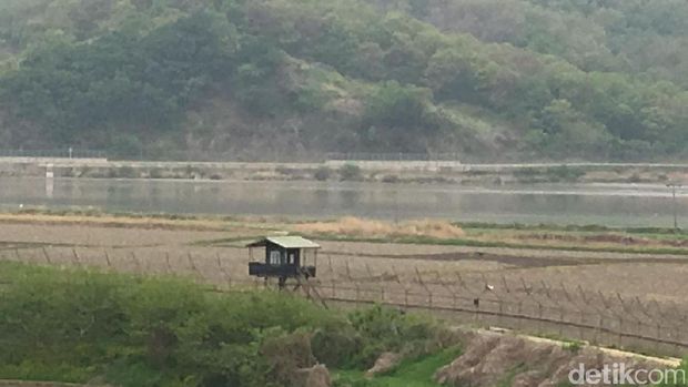 Pos pemantau di perbatasan Korut dan Korsel