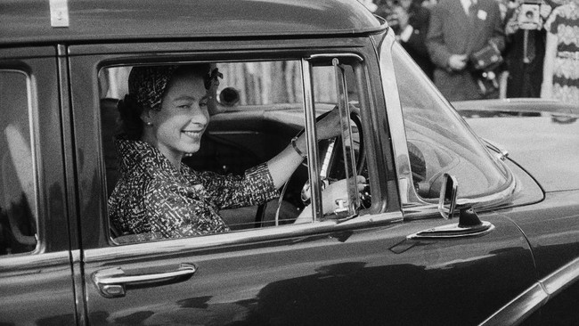 Yuk, Intip Koleksi Mobil Mewah Ratu Elizabeth II