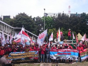 Pekerja JICT Demo KPK Desak Penyelesaian Kasus Pelindo II