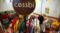 Di era kebebasan informasi yang serba terbuka, dan cepat yang tidak mengenal ruang, jarak, dan tempat. Bisnis kini bisa dilakukan di mana saja, kapan saja, dan oleh siapa saja.