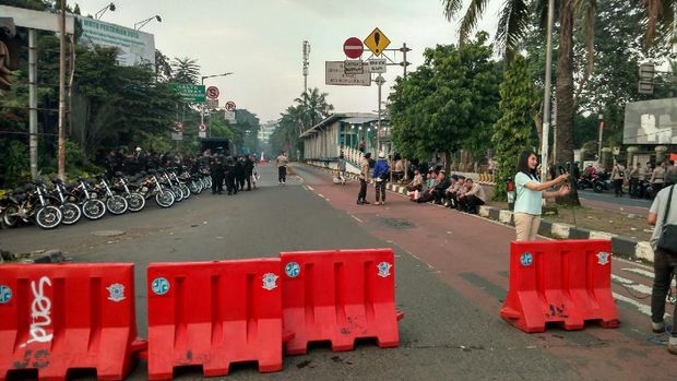  Lalin Depan Kementan Ditutup, TransJ Koridor 6 Tak Sampai Ragunan