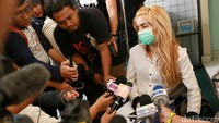 Sheila Marcia saat ditemui di RS Medistra, Kuningan, Jakarta Selatan pada Selasa (9/5/2017). Pool/Palevi S/detikFoto.