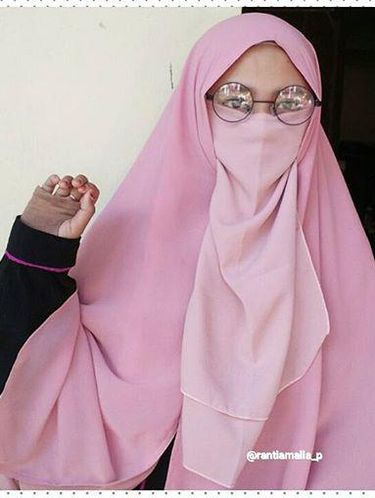 Foto Gaya Hijab Bercadar Remaja Bogor yang Populer 