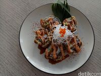 Gyoza Bar: Mencicip Gyoza Fusion dengan Topping Keju dan Saus Mentai