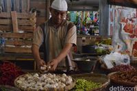 Harga Bawang Putih dan Cabai di Rembang Mulai Naik