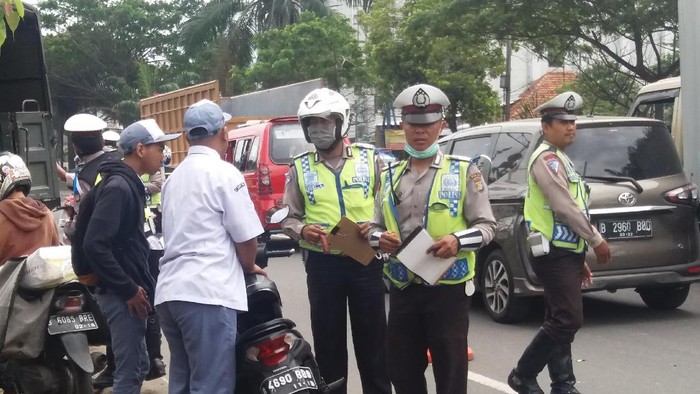Ratusan Pengendara Terjaring Razia di Jalan Daan Mogot