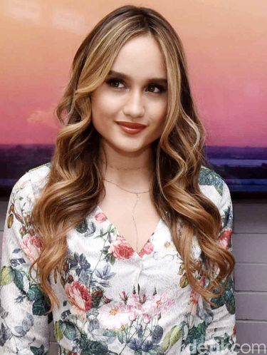 Foto: 5 Selebriti Indonesia dengan Bibir Seksi Seperti Kylie Jenner