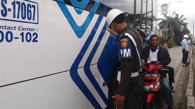 Operasi Patuh Jaya digelar gabungan oleh polisi dan TNI.